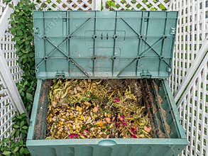 Compost bin
