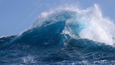 Hawaii's tropical blue ocean waves
