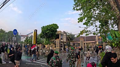 Indonesian rioted and demonstrated to demand higher allowances in the House of Representatives (DPR)