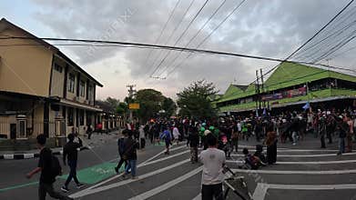Indonesian rioted and demonstrated to demand higher allowances in the House of Representatives (DPR)