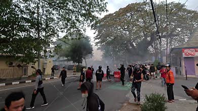 Indonesian rioted and demonstrated to demand higher allowances in the House of Representatives (DPR)