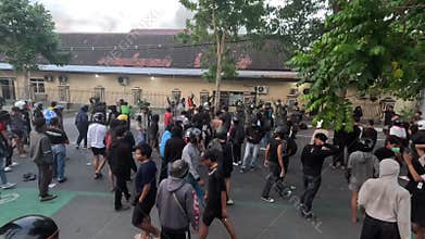 Indonesian rioted and demonstrated to demand higher allowances in the House of Representatives (DPR)
