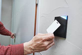 Electronic key door access system
