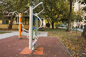 Multi-functional outdoor workout machines in a public park