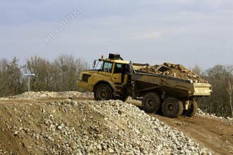 Dump truck