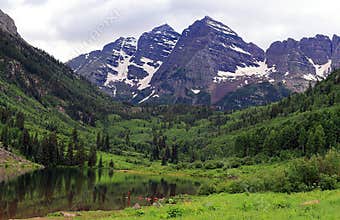 A scenic summer at Maroon Bells, Colorado