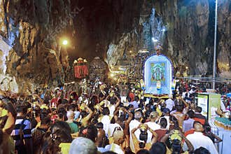 Thaipusam Festival 2012: Flow of Devotes