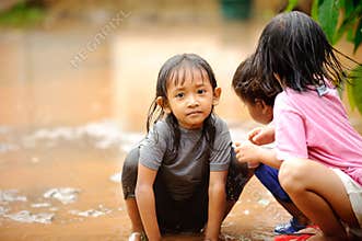 Poverty Children, Flood