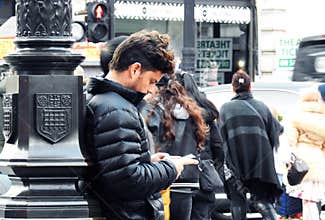 Don&#x27;t Walk, Stop a While. Piccadilly Circus London