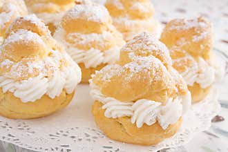 Powdered Cream Puffs