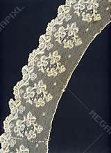 1800 delicate lace border