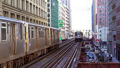 Video of train pulling up to the station in Chicago