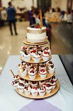 Vintage Wedding Decoration Naked Cake MR and MRs Gold