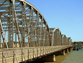 Old-Time Steel Bridge