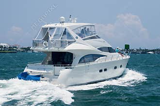 Ocean Yacht