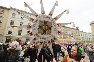 Christmas Star carriers parade through Lviv streets
