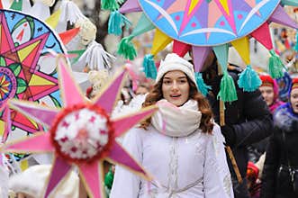 Christmas Star carriers parade through Lviv streets