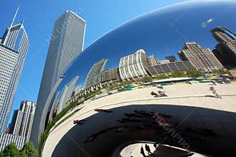 Chicago bean mirrors curved skyline