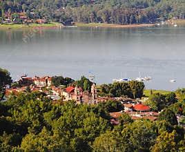 Santa MarÃ­a church and the lake in Valle de Bravo , mexico