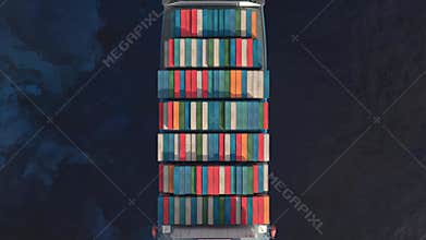 Liqiud Hydrogen renewable energy in vessel - LH2 hydrogen gas for clean sea transportation on container ship
