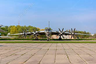 Tupolev Tu-142 plane