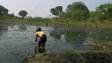 Asian poor people lifestyle working