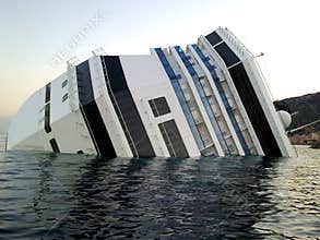 Sinking cruise ship Costa Concordia