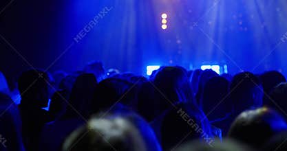 The concept is fear of public speaking, fear of the crowd and fear of the stage