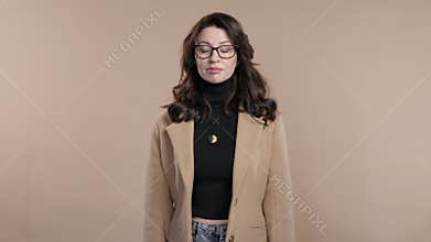 Confused business woman, shoulders up - can't help, makes gesture of I dont know