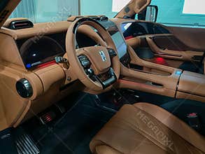 BYD Yangwang U8 steering wheel, shift lever and dashboard, climate control, speedometer, display.