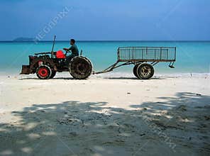 Paradise Beach Thailand Worker