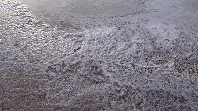 Natural formation of edible salt in a salt lake