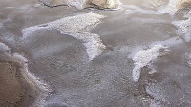 Natural formation of edible salt in a salt lake