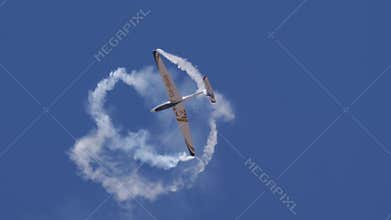 Swift S-1 Glider Extreme Aerobatics and Skill Mastery in Slow Motion