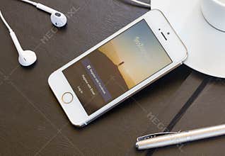 Instagram page on Iphone 5s screen