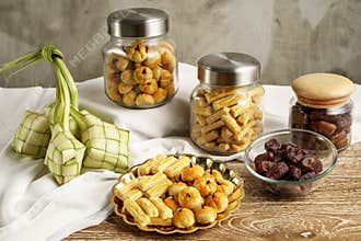 Ketupat and nastar cake on container decoration