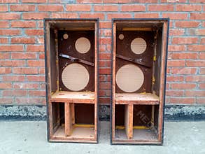 Cases from speakers Symphony 2, Retro acoustics of 1960s