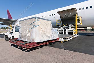 Loading cargo plane