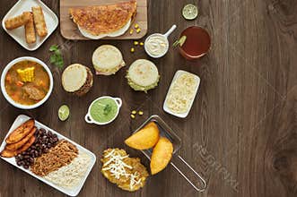 Comida venezolana y colombiana variada, arepa, tostones, patacon, sancocho, sopa de res, cachapa, empanadas, tequeÃ±os, pabellÃ³n