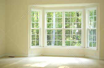 Open and bright room with bay window