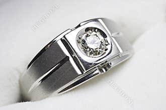 MAN's diamond ring