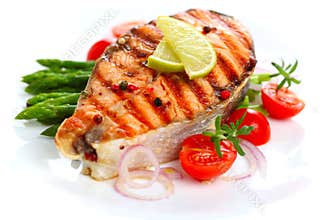 Grilled salmon with asparagus