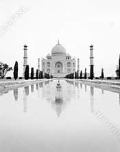 Taj Mahal with nobody in the photo
