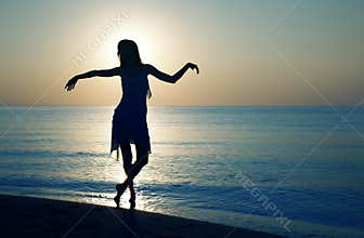 Relaxing dance at sunset