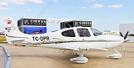 Cirrus SR22