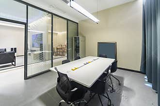 Bright and spacious small meeting room