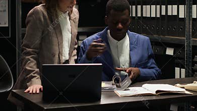 Detectives collaborate to collect clues