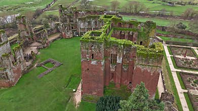 20-09-2024 Coventry Uk. Kenilworth Castle Ruins and Gardens from Above