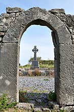 Ireland ruins and cross