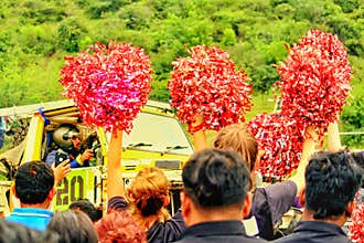 Crowd & Cheer leaders